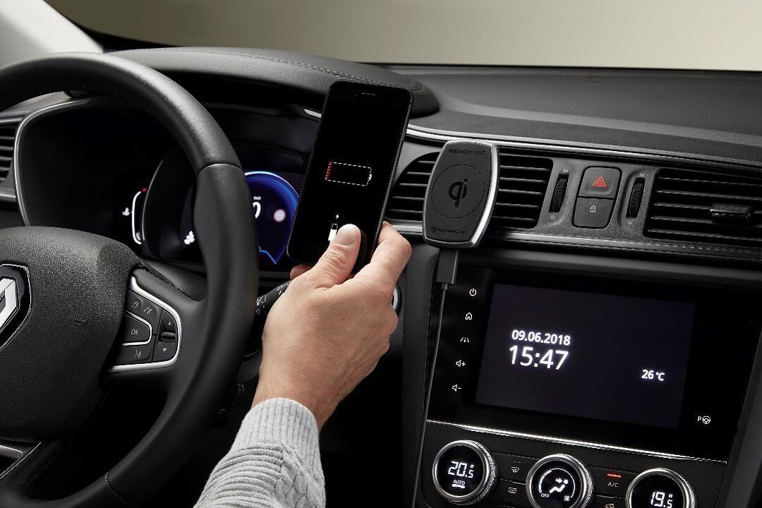 Magnetický držák telefonu s indukčním nabíjením (do ventilační mřížky)